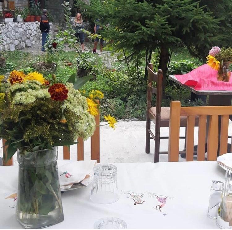 Guest House Hyrmet Demushi Valbone Zewnętrze zdjęcie